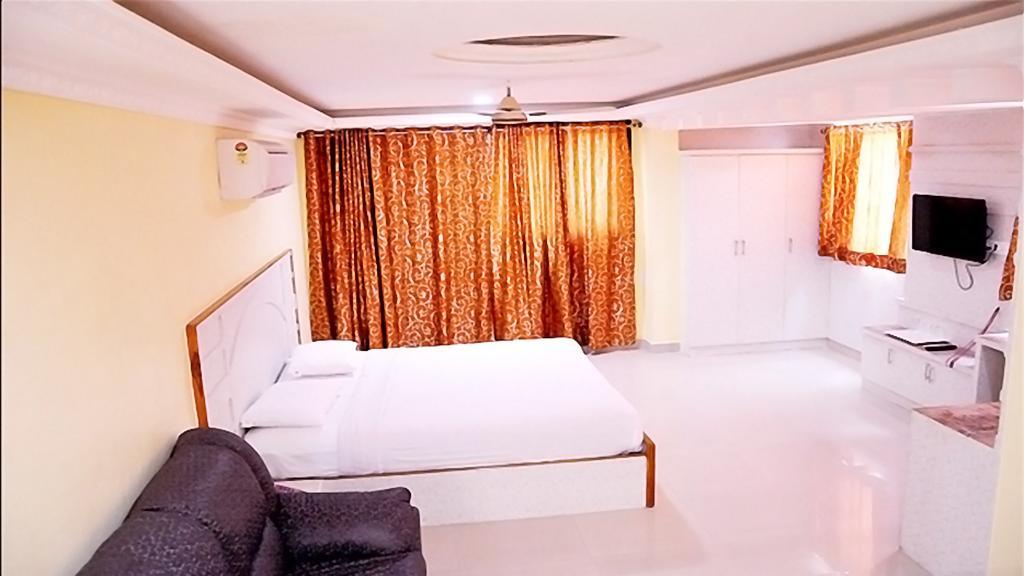 Hariharan Residency Chennai Exterior photo